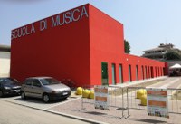 A Mirandola (Mo) inaugurata la nuova Scuola di Musica, con annessa la biblioteca musicale: cori e bande giovanili, formazione per quasi 1.200 allievi a partire dai 6 anni